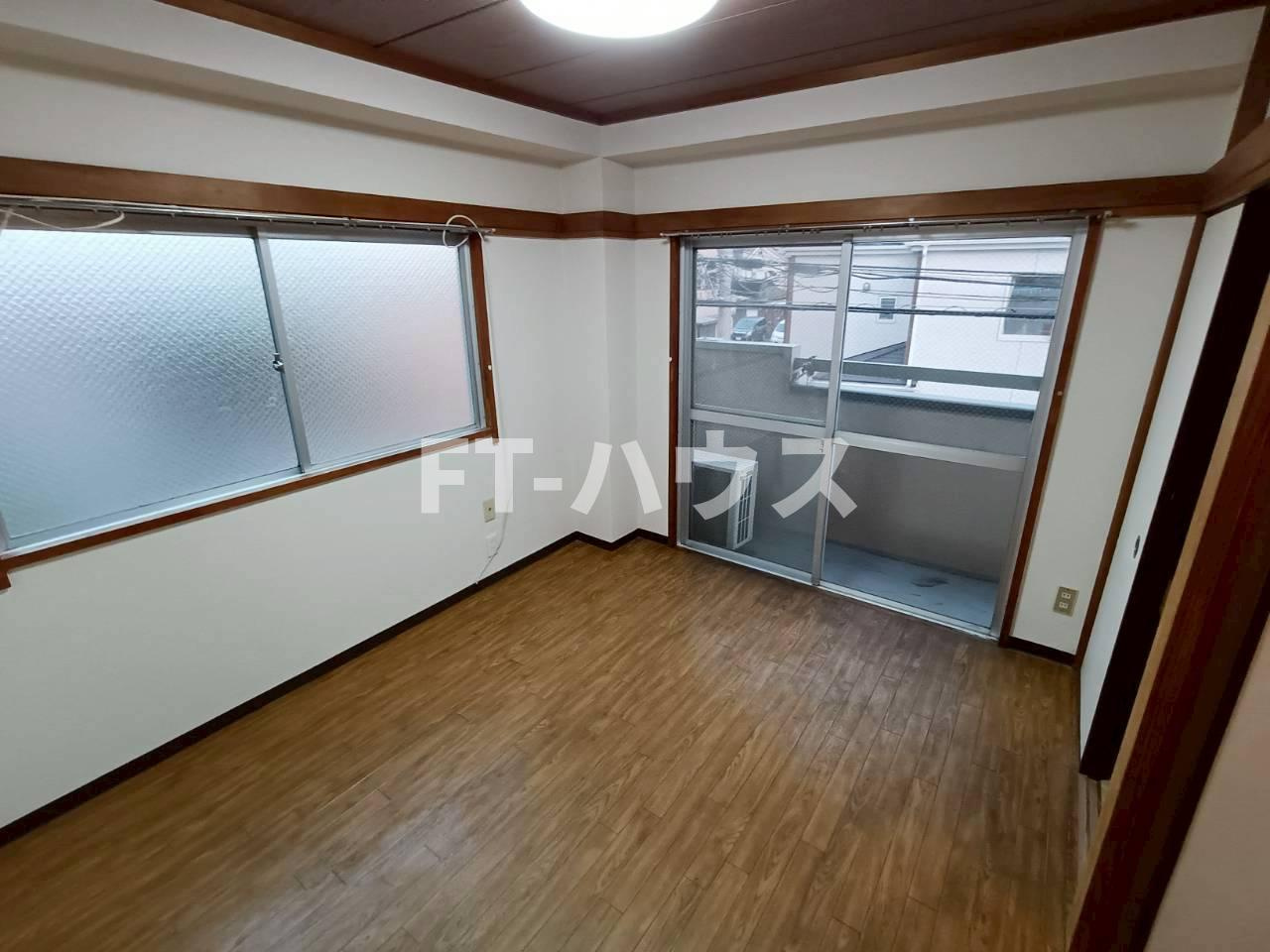 山崎ビルの居間・リビング