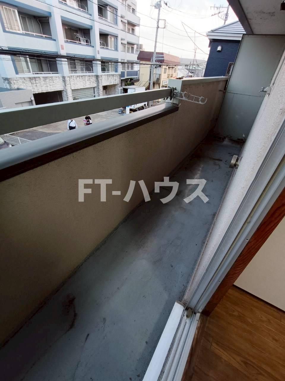 山崎ビルのバルコニー