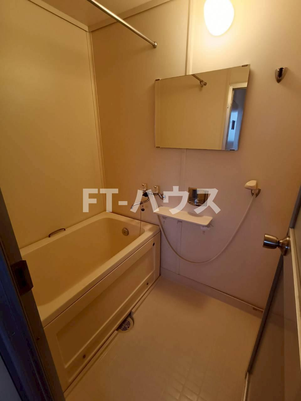 山崎ビルの浴室