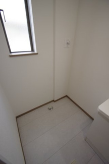 【ランドリースペース】 | 【仲介手数料無料！！】府中市日新町3丁目　新築戸建て（全9棟）D号棟　5250万円