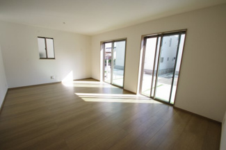 【居間・リビング】 | 【仲介手数料無料！！】府中市日新町3丁目　新築戸建て（全9棟）D号棟　5250万円