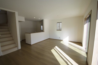 【居間・リビング】 | 【仲介手数料無料！！】府中市日新町3丁目　新築戸建て（全9棟）D号棟　5250万円