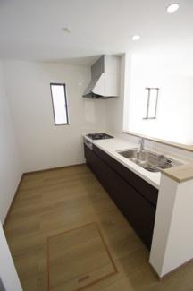 【キッチン】 | 【仲介手数料無料！！】府中市日新町3丁目　新築戸建て（全9棟）D号棟　5250万円