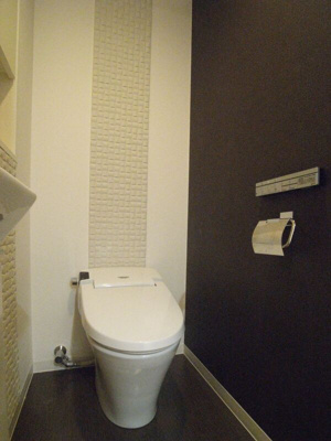 【トイレ】 | メインステージ九段下 | 落ち着いた色調のトイレです