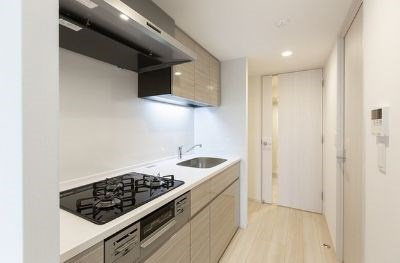 【キッチン】 | シーズンフラッツ上野御徒町 | コンパクトなキッチンで掃除もラクラク