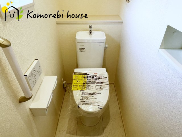 上尾市瓦葺　2期　新築一戸建て　ブルーミングガーデン　01のトイレ|トイレもきれいです