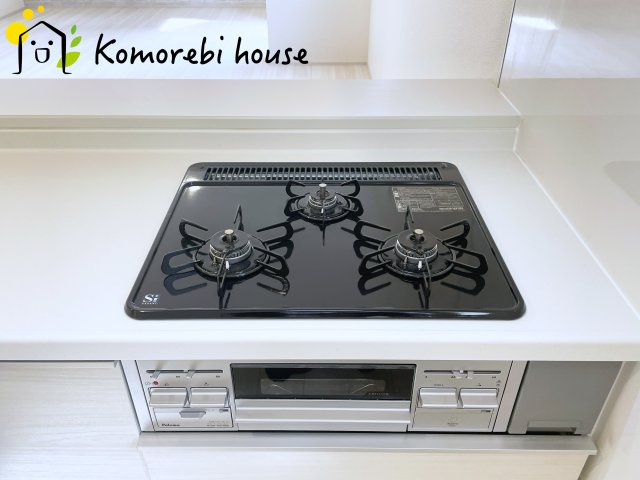 上尾市瓦葺　2期　新築一戸建て　ブルーミングガーデン　01のキッチン|キッチンです