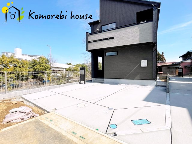 上尾市瓦葺　2期　新築一戸建て　ブルーミングガーデン　01の駐車場|駐車場があります