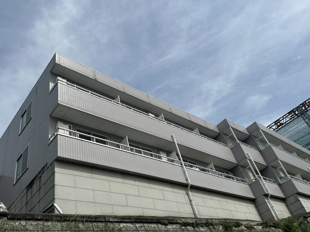 川崎市麻生区百合丘１丁目の賃貸マンションの外観