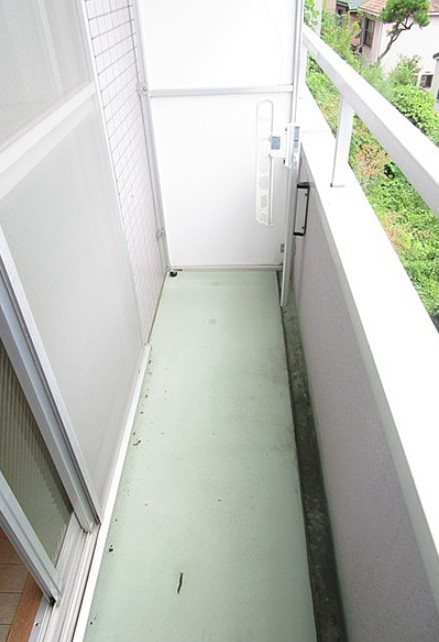川崎市麻生区百合丘１丁目の賃貸マンションのバルコニー