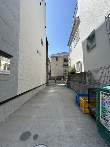 アリビオ下井草のエントランス