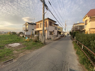 【前面道路含む現地写真】 | 所沢市下安松中古戸建