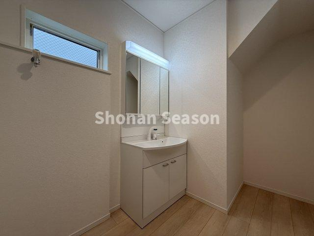 【独立洗面台】 | 収納・機能性に優れた独立洗面台◎
朝のお支度も捗りますよ♪