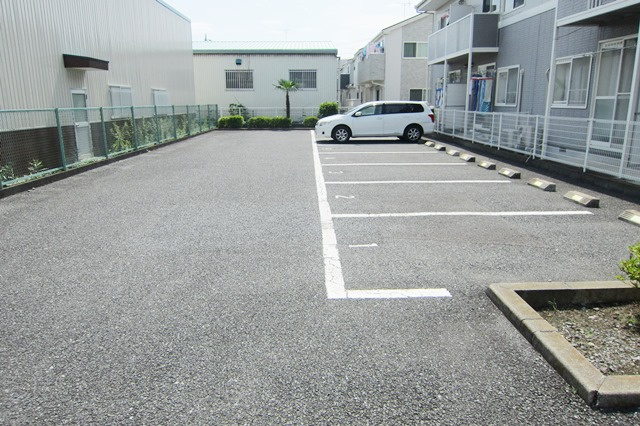 グランパティオの駐車場