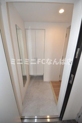 セレニテ難波ミラク参番館の玄関