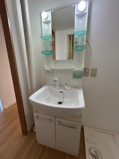 成晃マンションの独立洗面台|使いやすい独立洗面台です