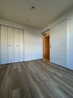 成晃マンションの洋室|広々とした洋室です