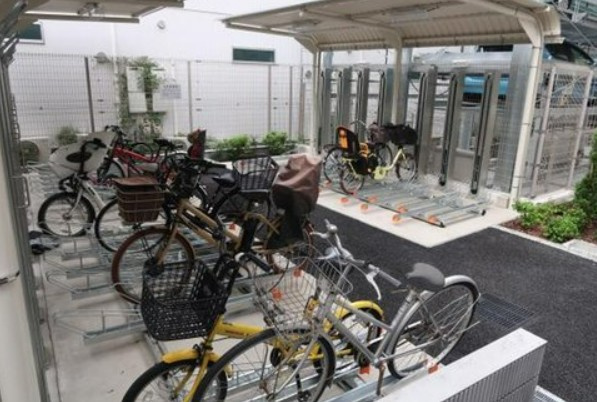 【中古マンション】パレステージ本川越の駐輪場