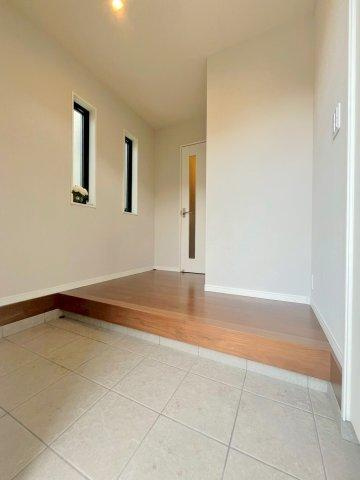 泉区中田東３丁目　中古戸建　5790万円の玄関