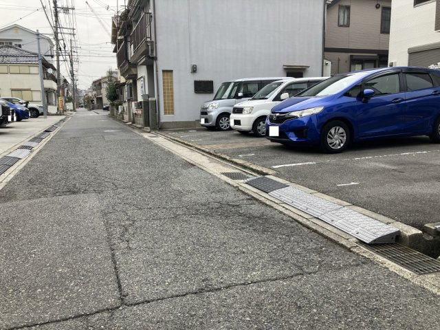With東藤江の駐車場
