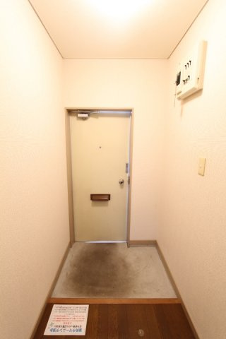 ぴゅあレジデンスの玄関