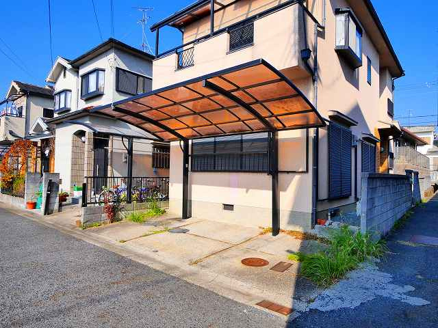 平松１丁目借家の駐車場
