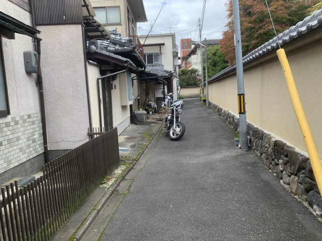 京都市北区上賀茂南大路町　中古一戸建の前面道路含む現地写真