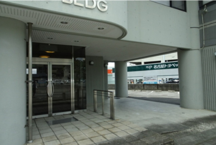 Ｓ＆Ｓビルのエントランス