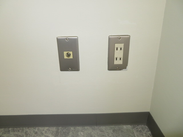 Ｓ＆Ｓビルの玄関