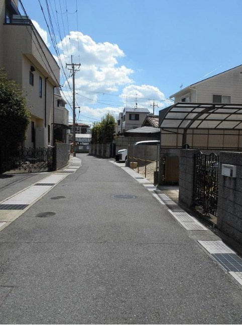 森本町下森本　建築条件無土地の前面道路含む現地写真