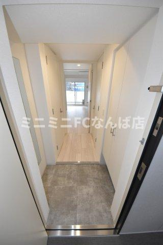 セレニテ南堀江エクラの玄関