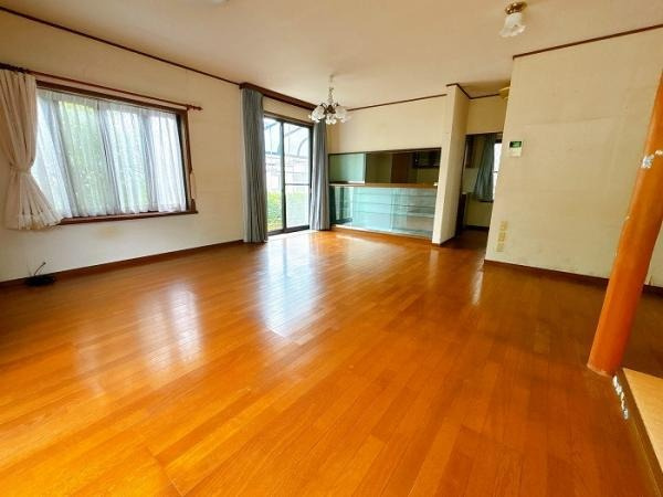 東広島市高屋高美が丘４丁目　中古一戸建ての居間・リビング