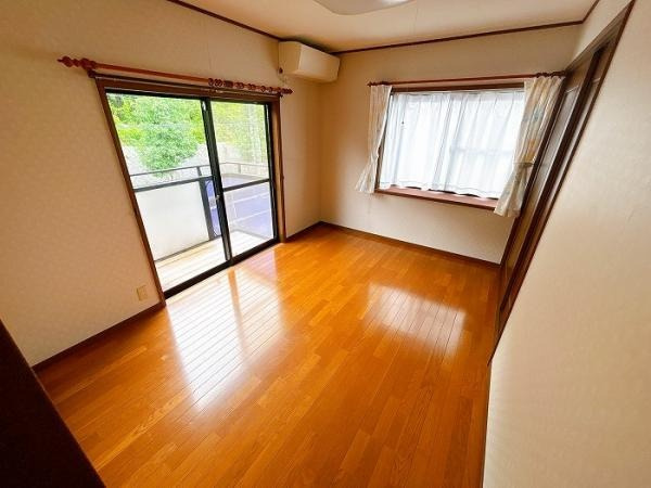 東広島市高屋高美が丘４丁目　中古一戸建ての洋室