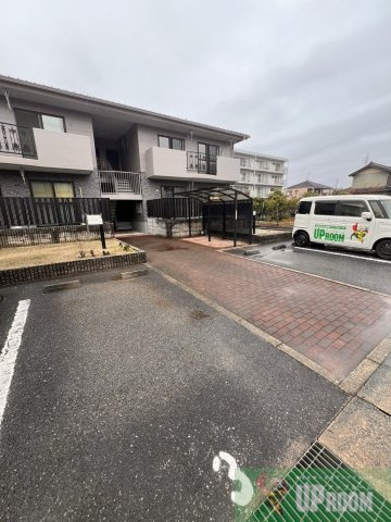 アカデミーセザンヌの駐車場