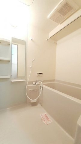 クリスタルシュトラーセⅠの浴室