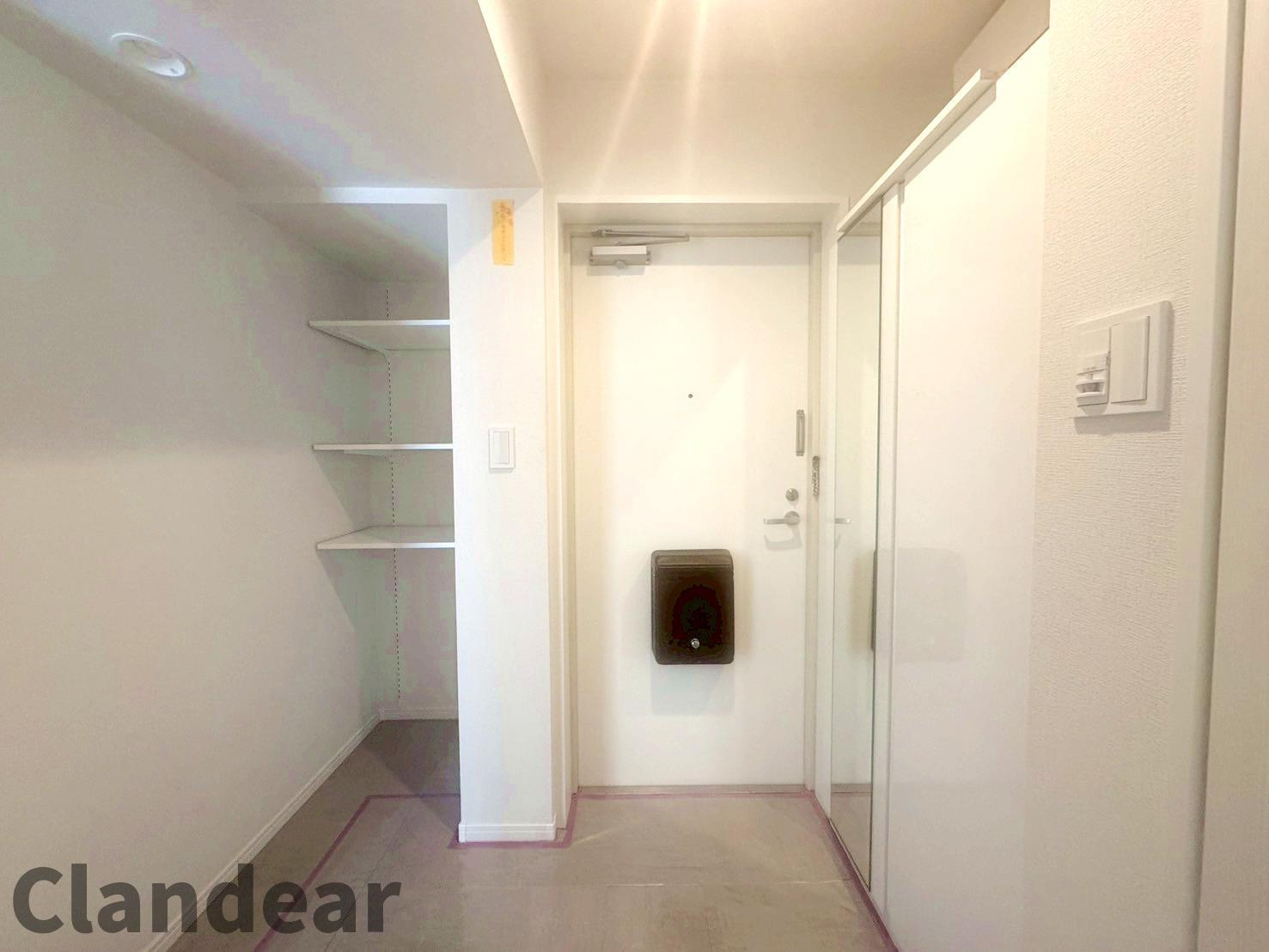 北千住ビューハイツの玄関|ドキドキの新生活も、安心してスタート。ぴったりの住まいを見つけませんか？クランディアが一緒に住まい選びをサポートします‼　まずは、お気軽にお問合せください　＃クランディア