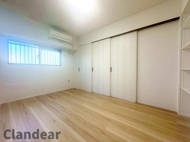 北千住ビューハイツの洋室|ドキドキの新生活も、安心してスタート。ぴったりの住まいを見つけませんか？クランディアが一緒に住まい選びをサポートします‼　まずは、お気軽にお問合せください　＃クランディア