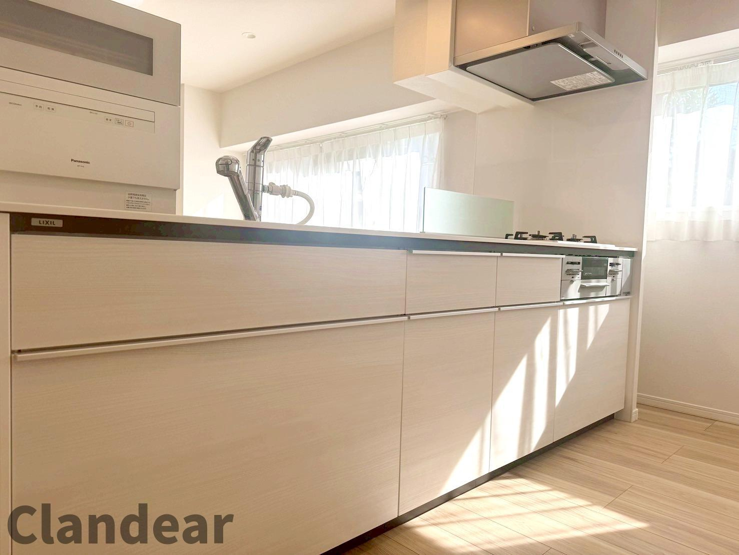 北千住ビューハイツのキッチン|ドキドキの新生活も、安心してスタート。ぴったりの住まいを見つけませんか？クランディアが一緒に住まい選びをサポートします‼　まずは、お気軽にお問合せください　＃クランディア