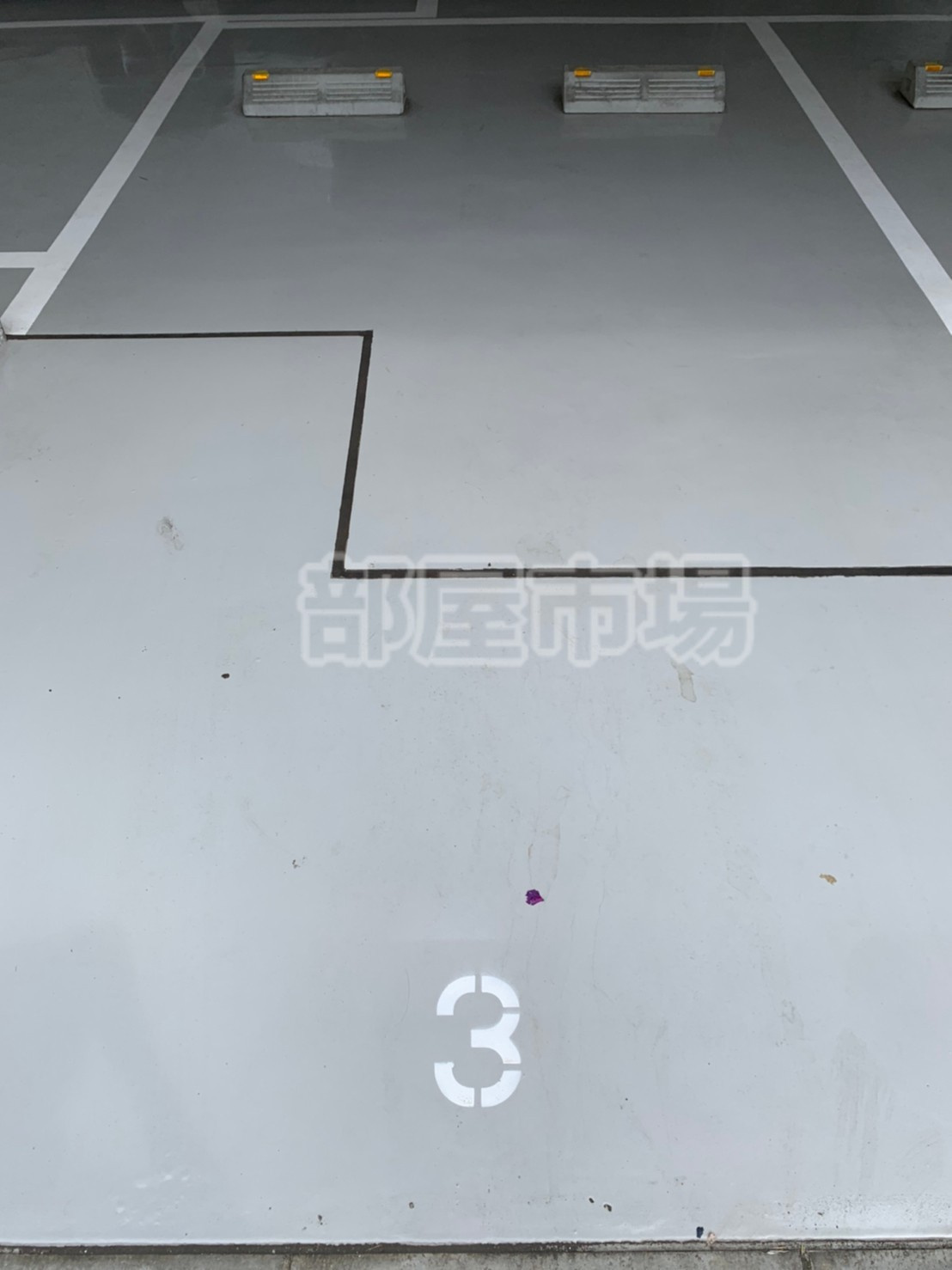 グランツ　スエヒロの駐車場