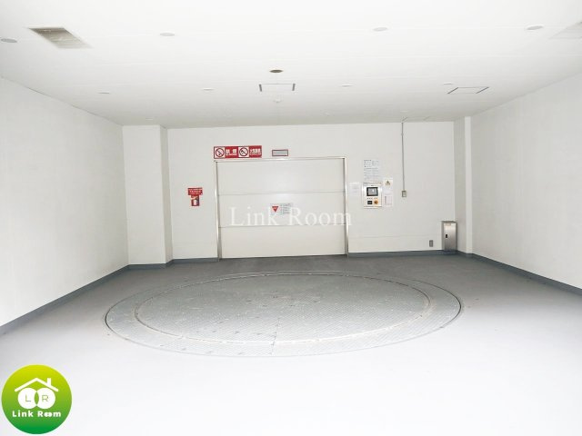 門前仲町レジデンス九番館の駐車場