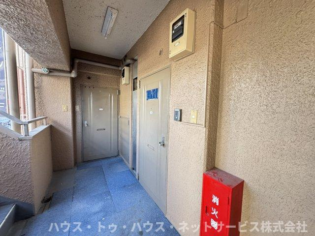 江戸川ハイツのエントランス