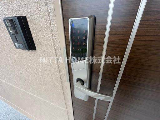 セレーノ（ｓｅｒｅｎｏ）のエントランス|最新のテンキーシステム採用【キーレス】