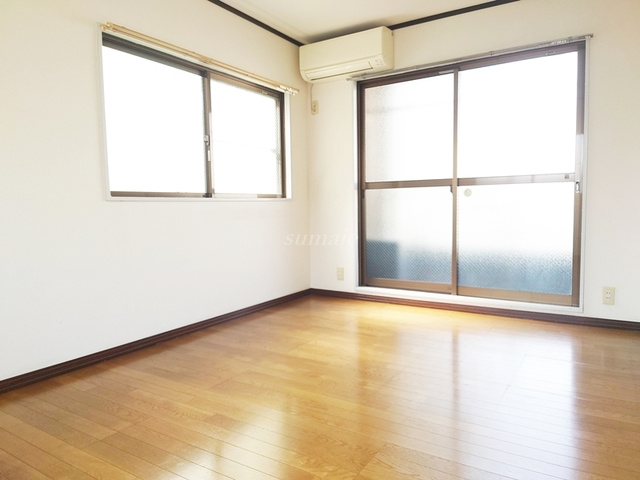 大平マンションの寝室|洋室6帖です☆