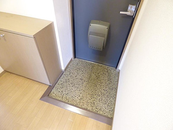 千葉市中央区白旗３丁目の賃貸マンションの玄関