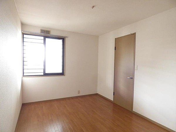 千葉市中央区白旗３丁目の賃貸マンションの居間・リビング