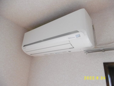 【設備】 | リッチモンドⅢ | 洋室にエアコン付き