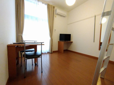 【居間・リビング】 | レオパレスクヴェレ