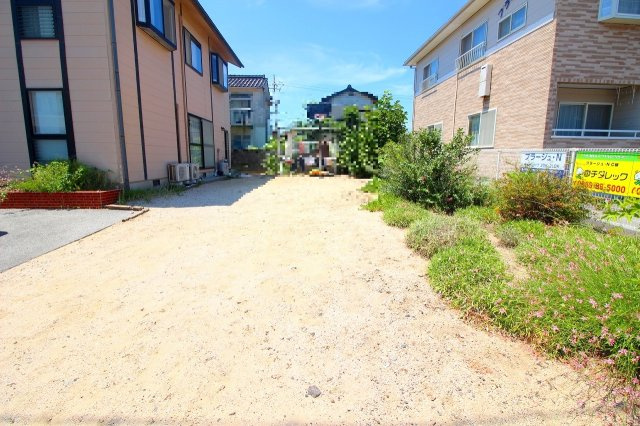 新開3丁目中古戸建Ｈ9年の庭|敷地面積約93坪と広々した敷地です。ガーデニングが趣味の方にぴったり。家庭菜園もできちゃいます。