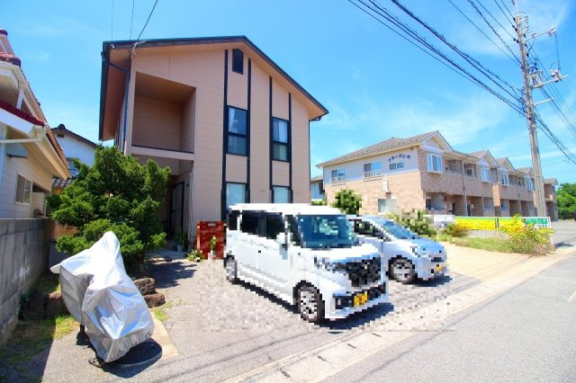 新開3丁目中古戸建Ｈ9年のその他|駐車4台以上可でお客様が来られても困りません。