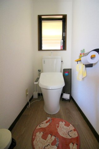 新開3丁目中古戸建Ｈ9年のトイレ|1Ｆ・2Ｆ共にトイレがございます。